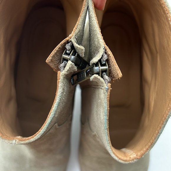 Isabel Marant Dicker ankle boot in taupe. Size 38 - Picture 4 of 6